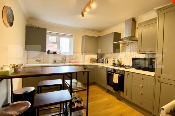 Contemporary and stylish two bedroomed in the heart of Brixton Arlington Lodge Brixton hill, Brixton